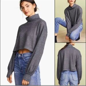 Free People Women’s Gray Waffle knit cropped Mockneck size medium